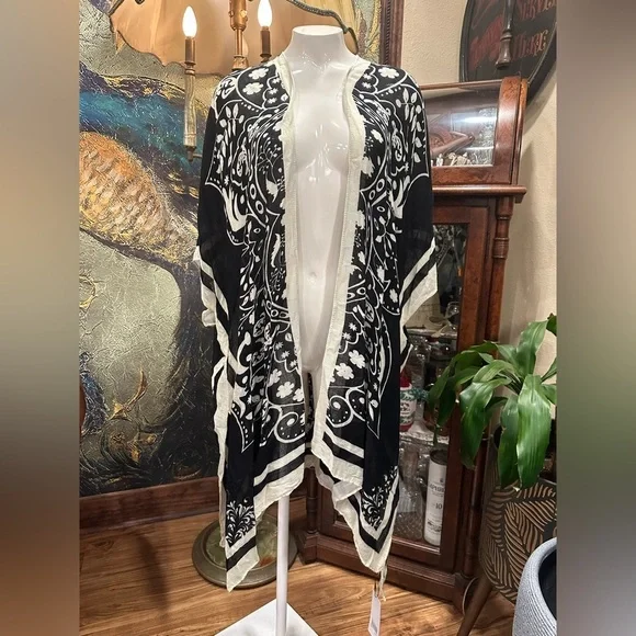 Modena New York Boho Kimono Cardigan | Black & White Floral Lightweight OS NWT - Picture 3 of 13